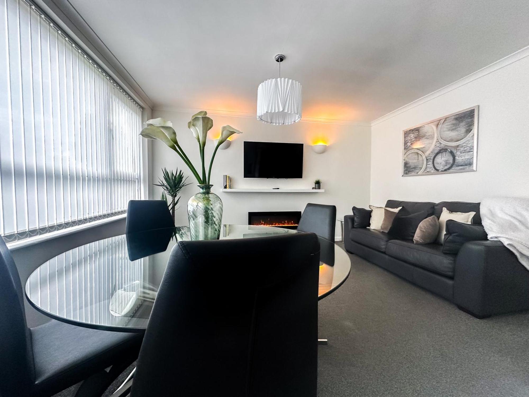 Contemporary And Cosy Birmingham Apartment- Free Parking & Wi-Fi エクステリア 写真